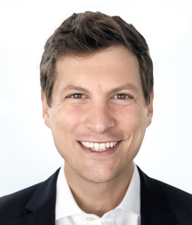 Alex headshot