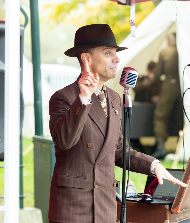 Johnny Victory singing at the Chesterfield 1940s market